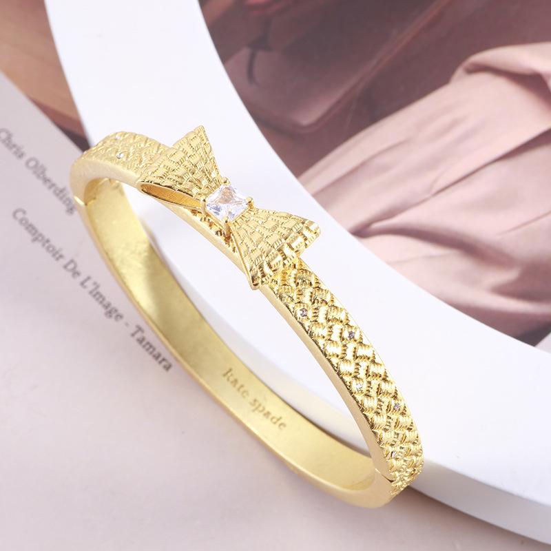 European and American jewelry wholesale sweet bow shining square zircon gold-plated fashion bracelet mixed batch female European and American jewelry wholesale sweet bow shining square zircon gold-plated fashion bracelet mixed batch female