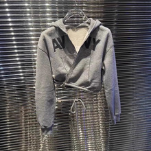 大王字母印花抽绳短款外套上以2025秋季新款灰色拉链连帽衫卫衣女