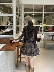 2025新款秋装韩系设计感高级感百搭单排扣格纹修身显瘦连衣裙女潮