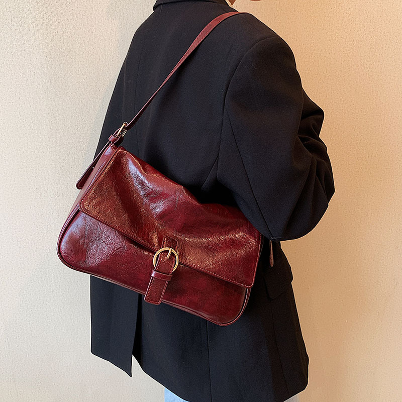 Bolsa de transporte transfronterizo de cuero suave de hombro brazo bolsas de mujer versátiles 2025 nueva gran capacidad bolsas retro