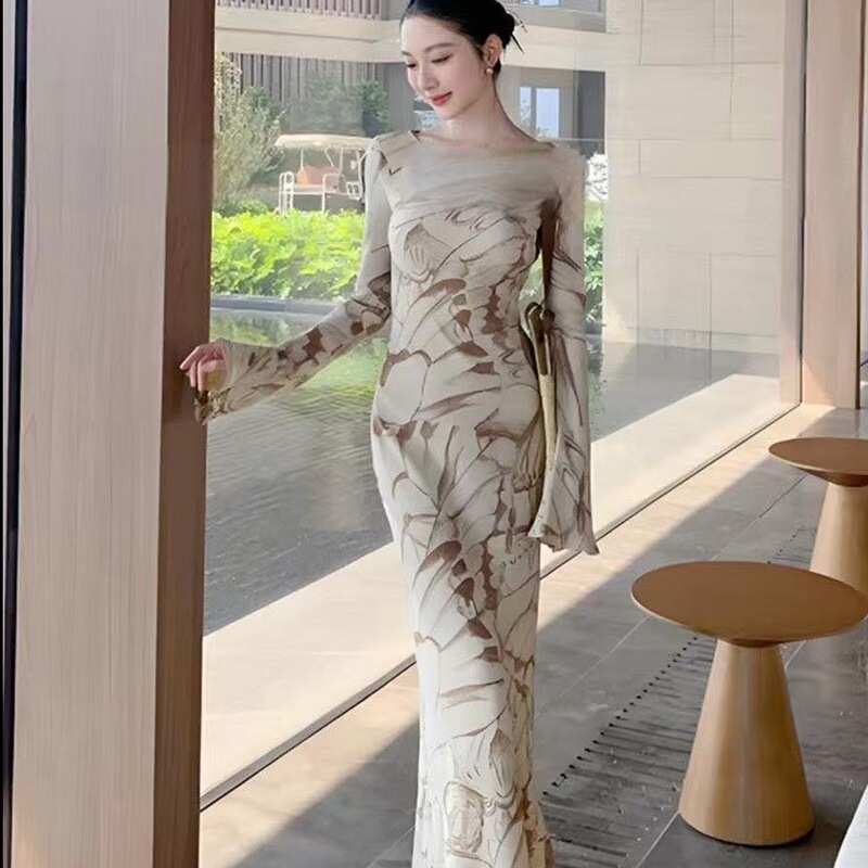 Autumn's Most Beautiful Skirt, Light Luxury, Niche and Non-Contrasting, Printed Dress for Women to Attend Important Occasions Autumn's Most Beautiful Skirt, Light Luxury, Niche and Non-Contrasting, Printed Dress for Women to Attend Important Occasions