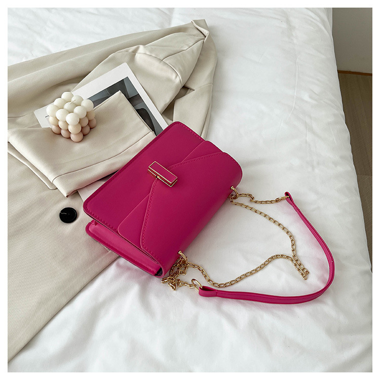 Women's Small Pu Leather Solid Color Streetwear Square Lock Clasp Crossbody Bag display picture 3