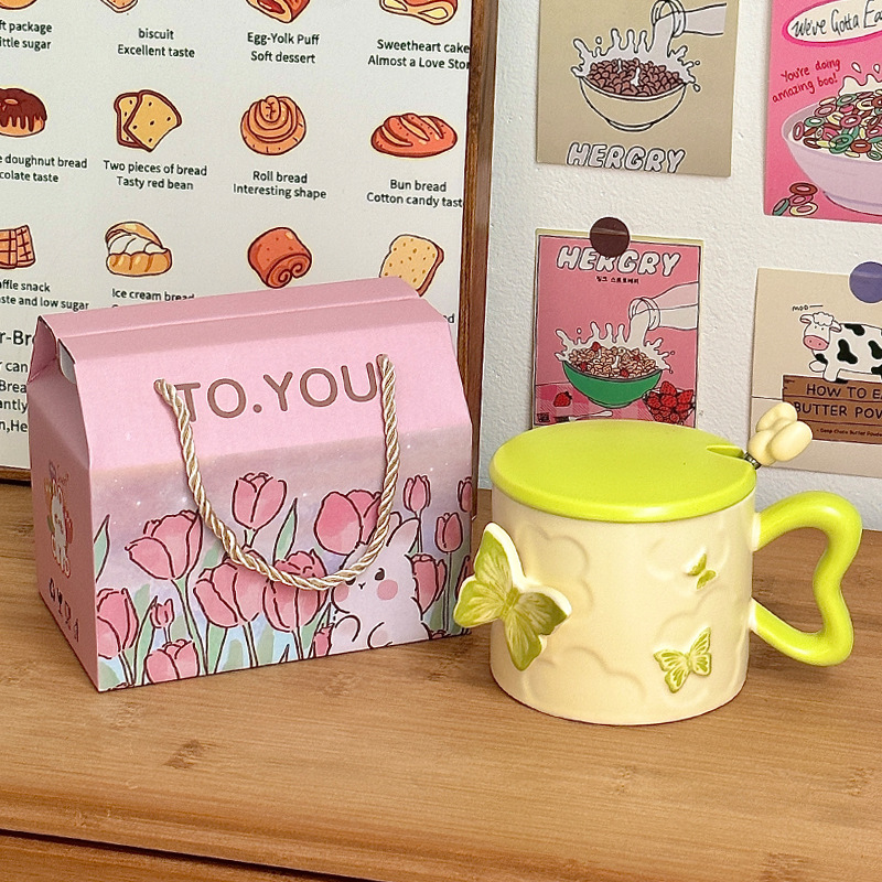 Taza niña Taza de mariposa de alto valor Taza de cerámica con tapa Cuchara Regalo de cumpleaños Taza para beber Hogar