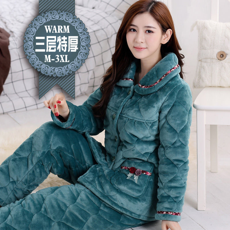 Special offer wholesale middle-aged and elderly women's winter coral Fleece quilted pajamas flannel thickened plus size homewear suit