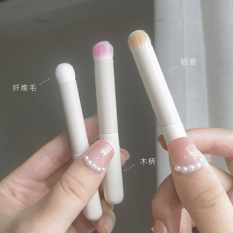 箱入りミニ唇ブラシ便利な丸い頭カバーブラシ携帯唇化粧ブラシぼかし口赤い唇保護カバー|undefined