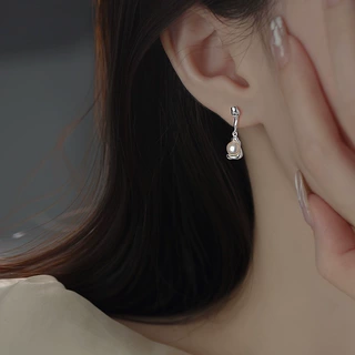 S925纯银珍珠耳坠女高级感耳钉女设计感小众小巧耳饰简约耳环