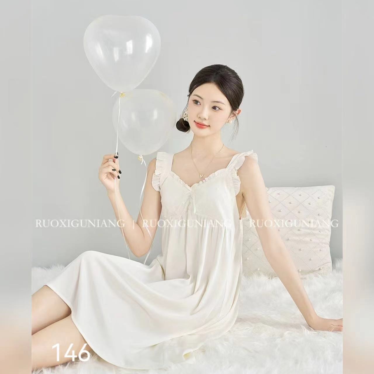 2025 봄과 여름 새로운 포디니 레이디 가슴 패드 프리 사이즈 아이스 실크 슬링 나이트 가운 부드러운 편안한 잠옷