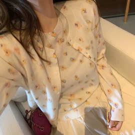 韩系漂亮碎花针织开衫外套女秋季设计感小众外穿宽松显瘦上衣