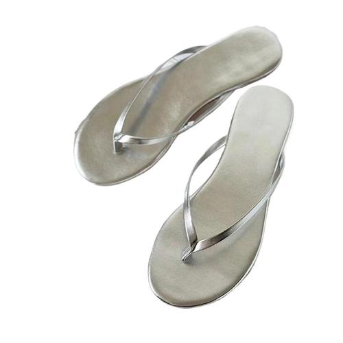2025 Korean Version Simple Silver Herringbone Women's Summer Flat Beach Vacation Toe Sandals Summer Cooling