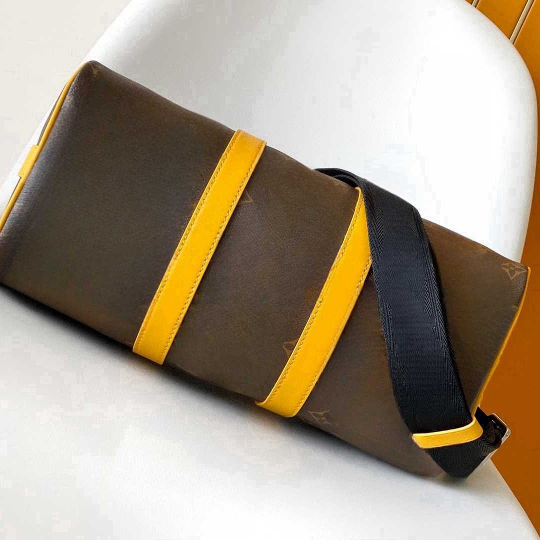 classic fashionable handheld travel bag