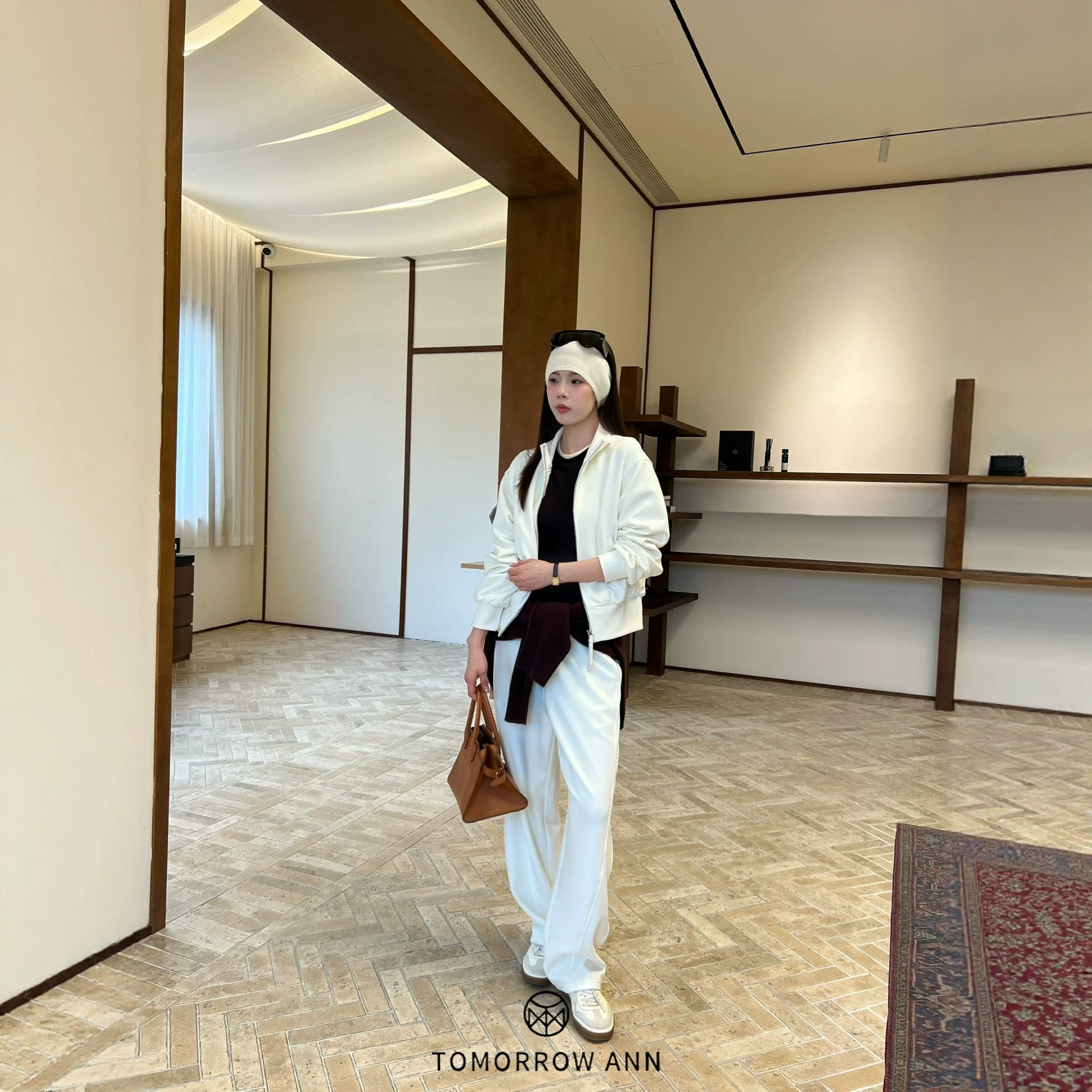 TOMORROWANN 高腰显瘦阔腿女裤 简约分割线松弛感休闲卫裤 13517