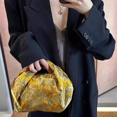 宋錦金色模様ハンドバッグ2025新型大衆デザイン携帯弁当箱バッグ新中国式しわ雲バッグ