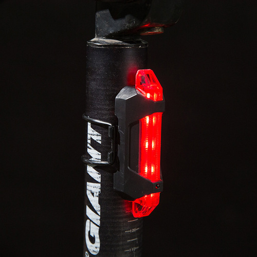 Cross-border high-brightness energy-saving rechargeable bicycle tail light outdoor hiking warning light cycling equipment accessories manufacturer wholesale