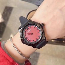 2025¿ֱŮpС߼Еrкs䵭LPŮֱ