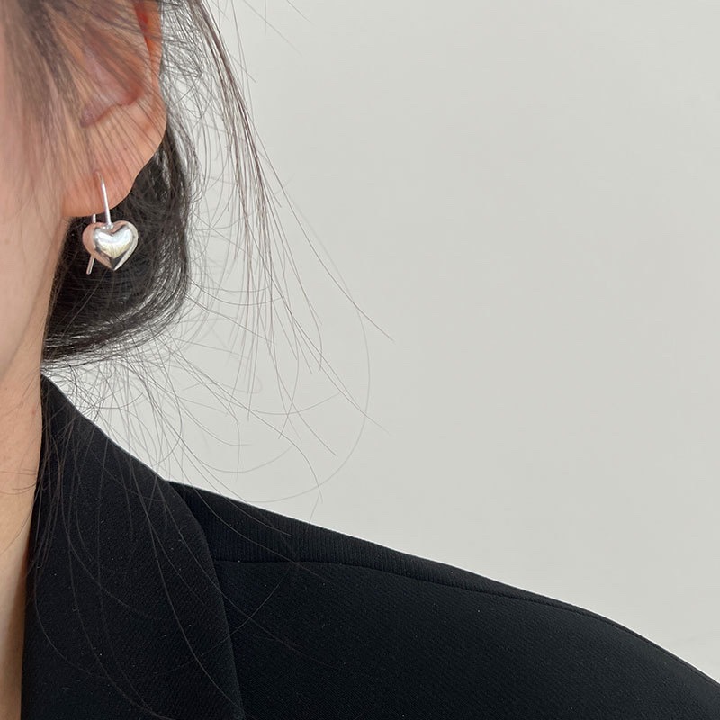 New niche design for women, three-dimensional heart-shaped earrings, sweet and cute peach heart earrings_voghion.com