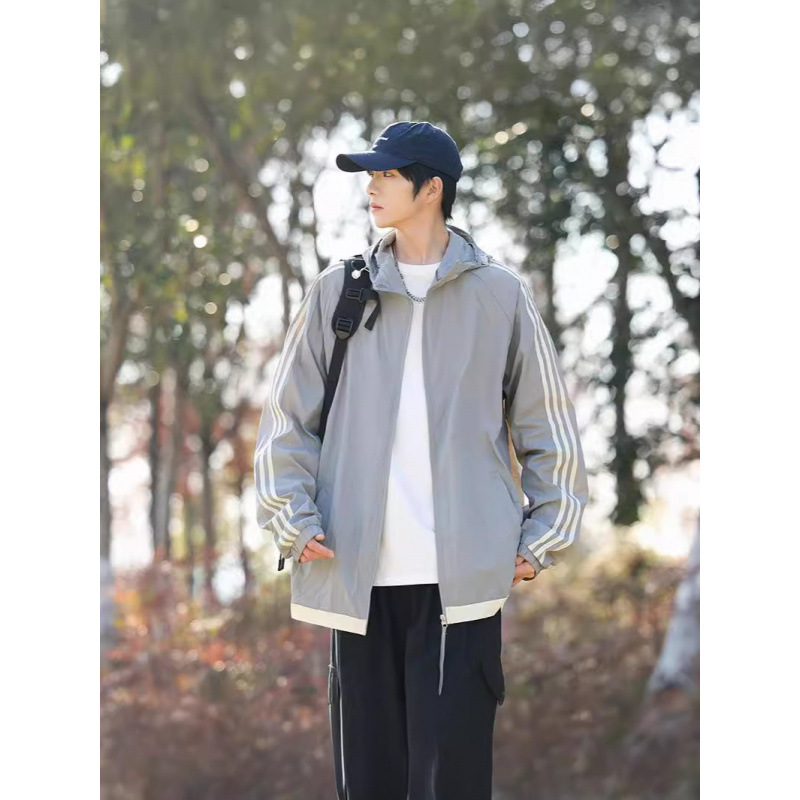 Fuente de fabricantes de seda de hielo chaqueta solar para hombres y mujeres de verano nuevo anti-UV de manga larga chaqueta con capuchón ligera