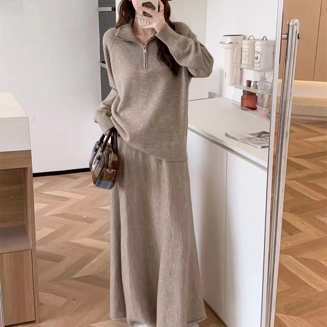 Knitted elegant fashionable set