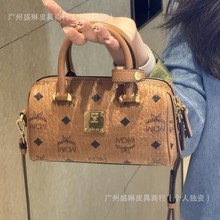 新款mc波士顿包枕头包高版本时尚风牌单肩斜挎包包高级感女款包包
