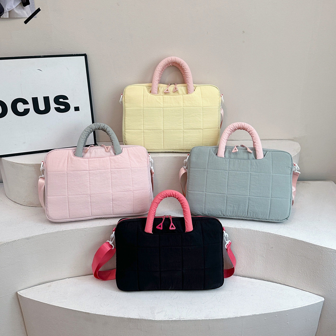 14. 5.6inch Casual and cute portable thickened laptop bag, large capacity, versatile tablet sleeve bag, suitable for Apple and Lenovo devices
