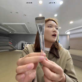 飞哥的 无痕粉底液刷-zfg弹【不退不换】