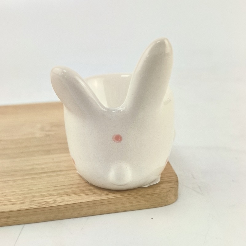 Conejo de Pascua transfronterizo Taza de huevo Artesanía de cerámica creativa Decoración del hogar diario Taza de conejo Decoración linda Dehua