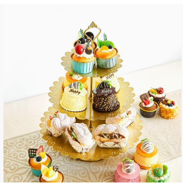 Soporte de pastel hueco dorado creativo transfronterizo accesorios de boda mesa de postres decoración tienda de postres combinación de soporte de pastel de dim sum