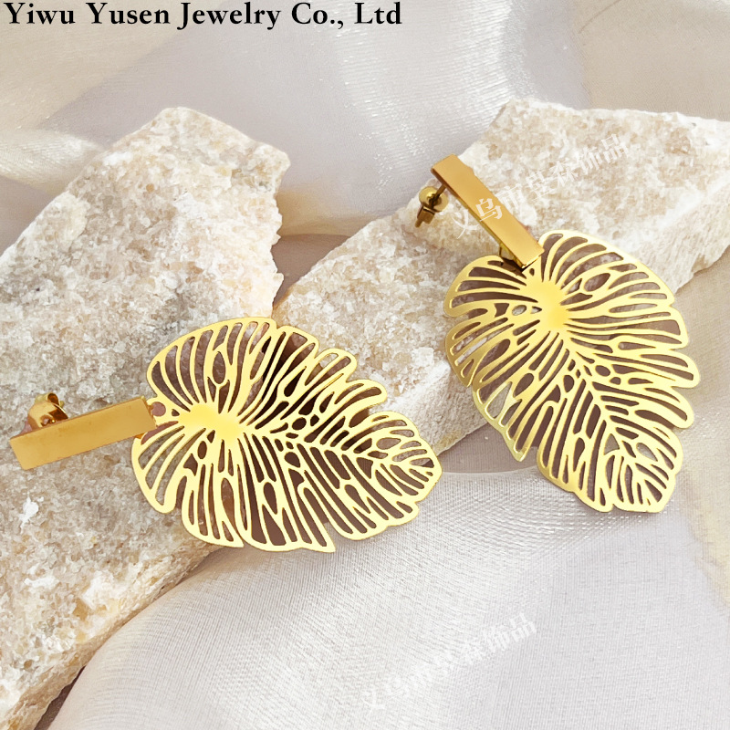 retro earrings