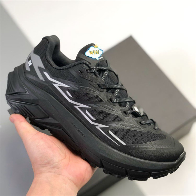 Putian shoes, model C 4: outdoor sports, low-cut, trail running shoes with a V-shaped sole for excellent grip, breathable mesh upper, and cushioning
