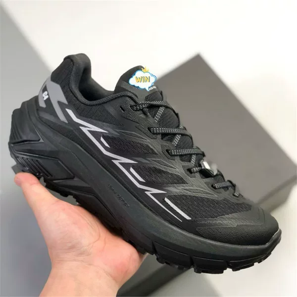 Putian shoes, model C 4: outdoor sports, low-cut, trail running shoes with a V-shaped sole for excellent grip, breathable mesh upper, and cushioning