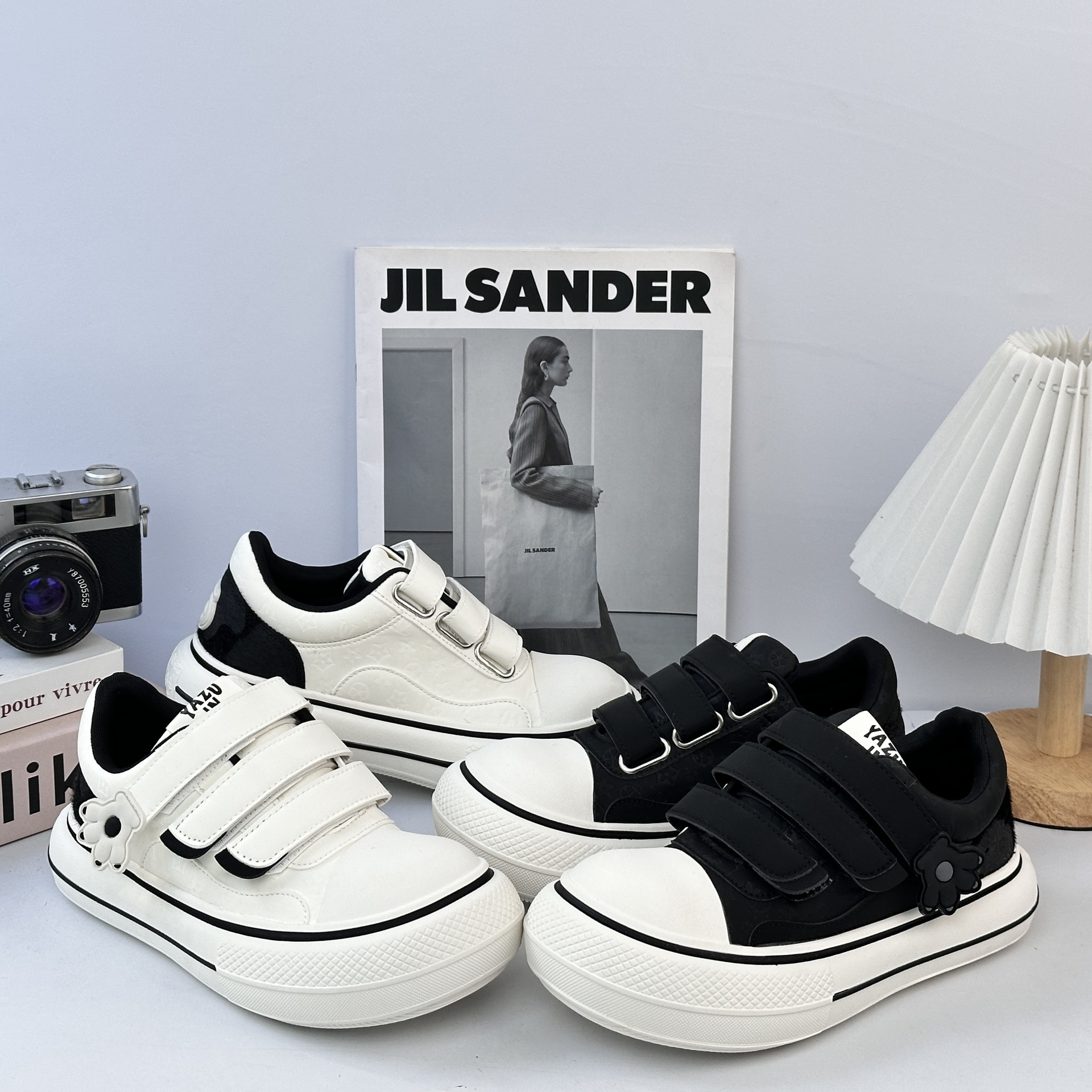 Garra de gato velcro simple zapatos de pan de suela gruesa para mujeres 2025 nuevo estilo universal nicho casual zapatos de skate ligeros super calientes