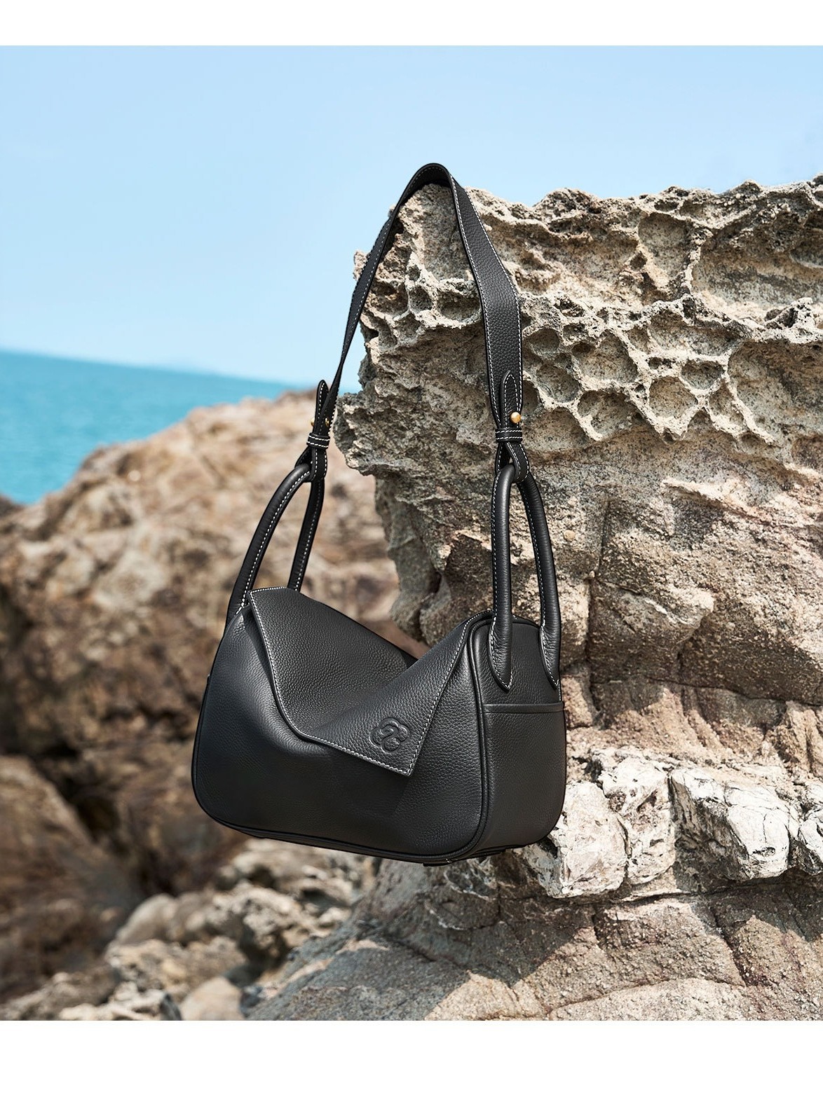 【】Gongxuan Yuanbao Bag Made of Top-Layer Cowhide, Pillow-Shaped Shoulder Bag, Crossbody Bag, Versatile Commuter Underarm Bag 3