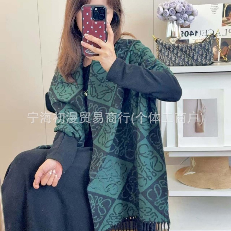 罗围巾冬季女2025新款披肩毯两用高级感保暖斗篷披风外搭仿羊绒厚|undefined
