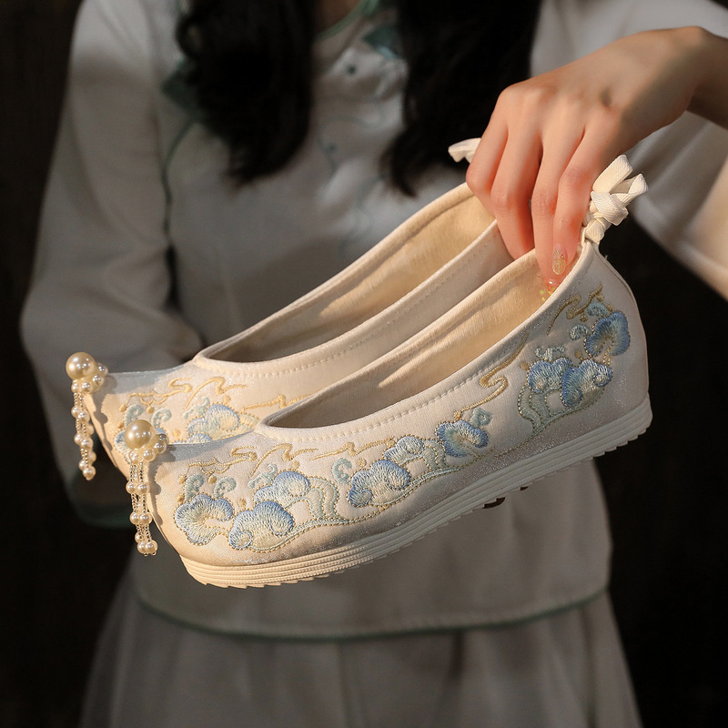 New Hanfu Shoes Female Students Antique Embroidered Shoes Women's Matching Hanfu Inner Height Increasing Antique Shoes Han Element Cloth Shoes