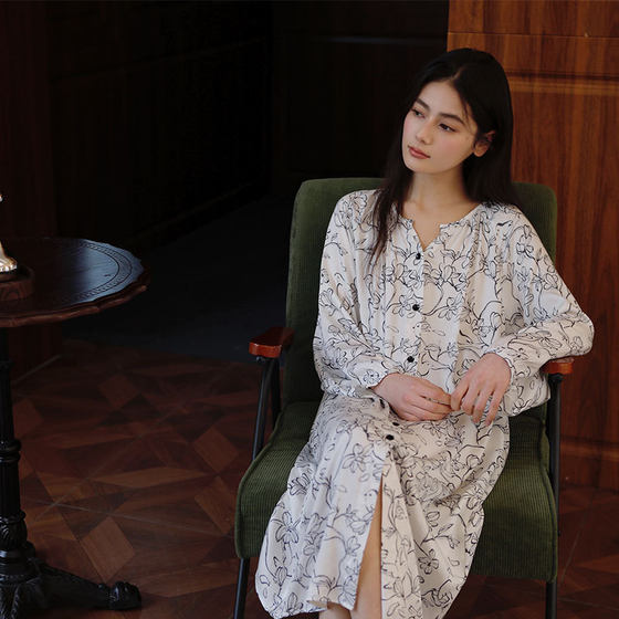 25-year-old Spring Women's Cotton Satin Beautiful Mori Ink Printed Cardigan Long-sleeved Nightgown for Wearing