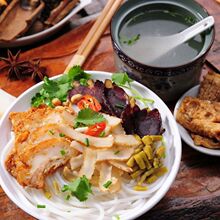 桂林米粉鲜湿米粉速食卤肉免煮冲泡米线碗装卤水广西桂林特产批发