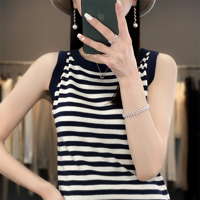 Black and White Striped Cotton Camisole Women's New Summer Sleeveless Inner Layering Short Knit Vest Black and White Striped Cotton Camisole Women's New Summer Sleeveless Inner Layering Short Knit Vest