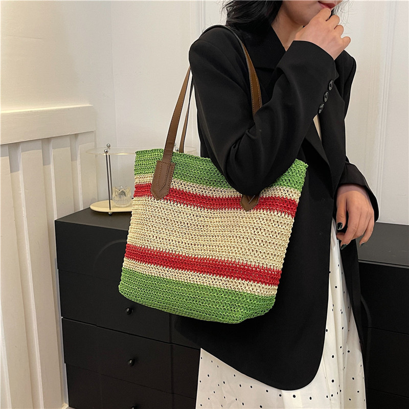 Wholesale of new straw woven bags for Spring 2025, large-capacity cross-border trendy and fashionable tote bags, casual commuting underarm bags undefined