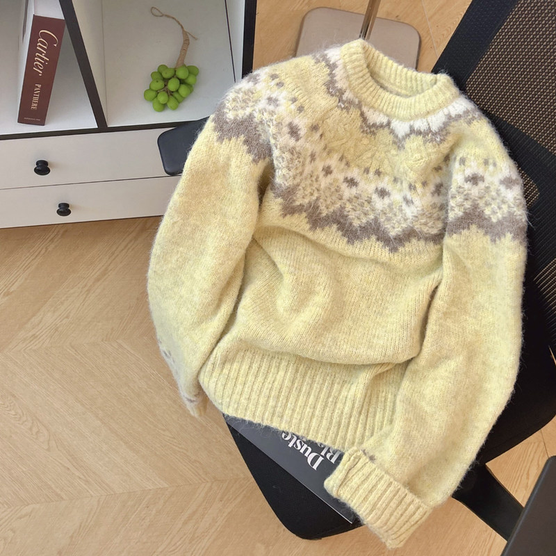 Retro Color-Block Jacquard Unique Fair Isle Sweater for Women, Spring and Autumn, Loose and Casual, Round Neck Knit Top