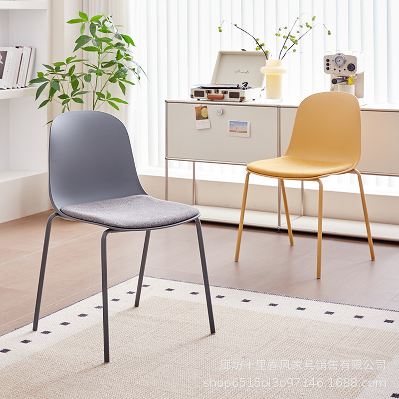 Stackable Dining Chair for Home Use, Modern Minimalist Thickened Plastic Chair, Trendy Leisure Chair for Restaurant or Café with Backrest