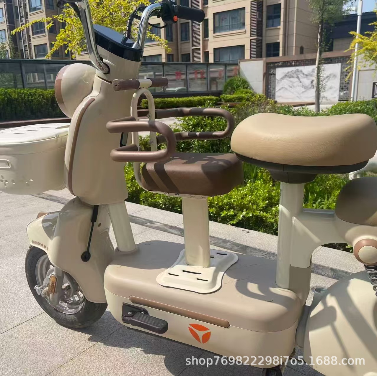 Front-mounted child seat for electric vehicles, baby and child safety small seat for electric scooters