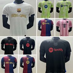 24-26種類のサッカー服の国家チームのユニフォームの選手版のバルサマイアミチェルシーの馬の主な客席の半袖