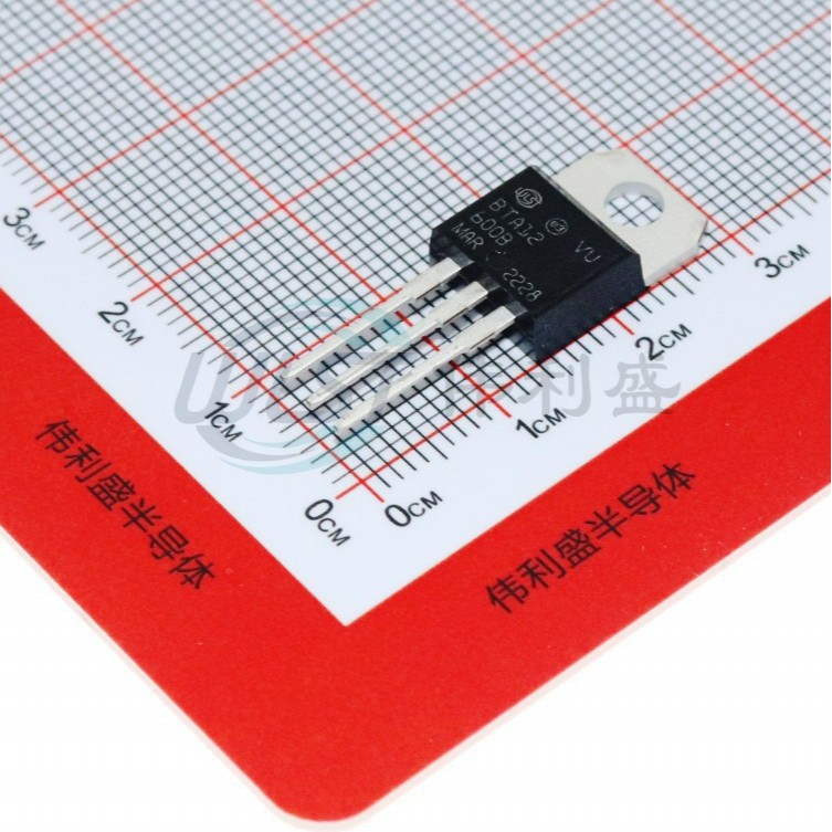 BTA12-600B 全新 双向可控硅 12A600V 晶闸管 BTA12 直插TO-220