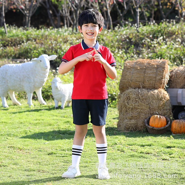 Red shorts, with short sleeve