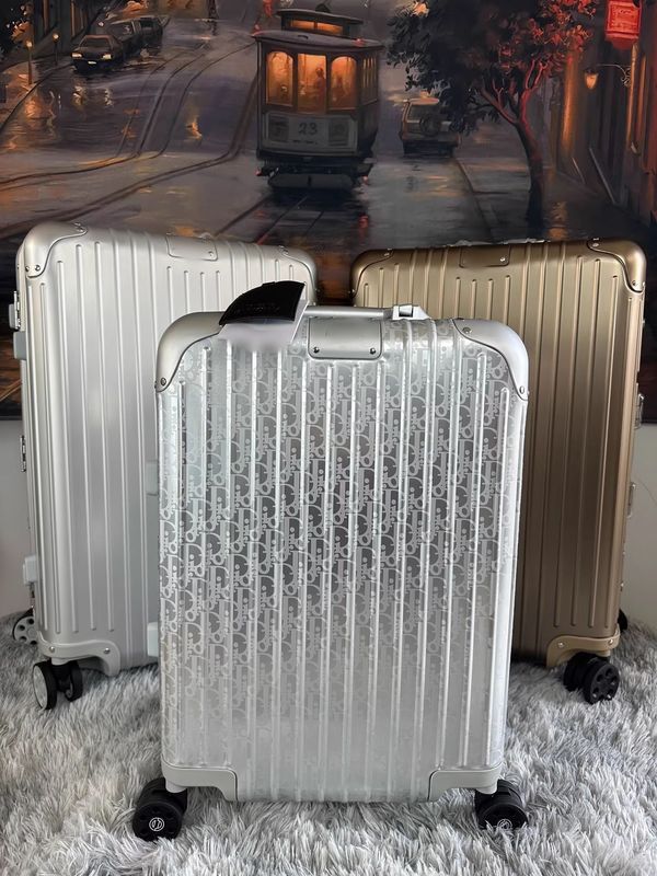 R家款默瓦银色/联银色20寸登机旅行箱铝镁合金材质|undefined