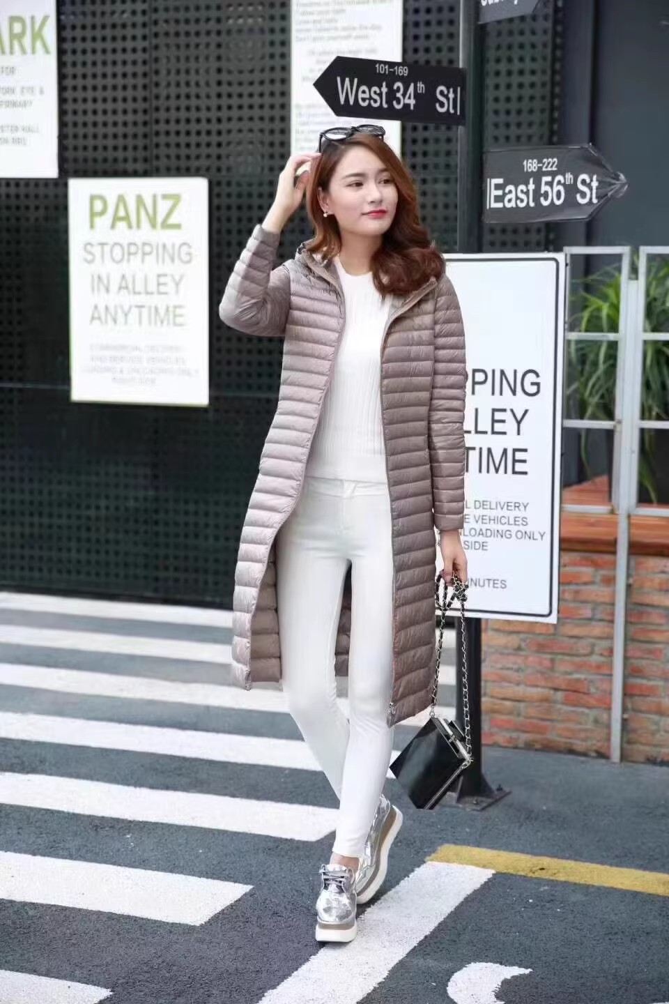 카키색