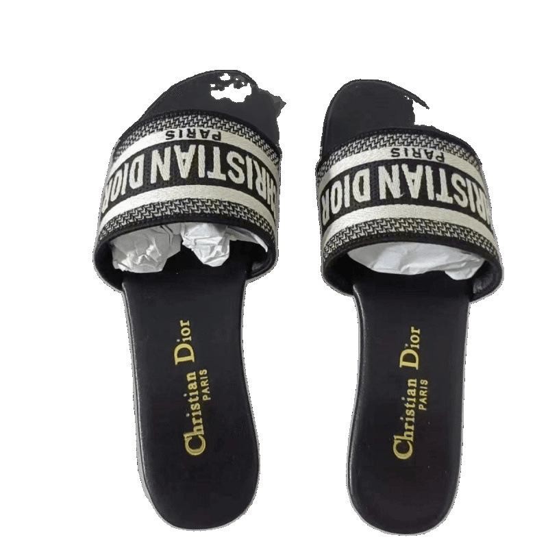 Summer ins alfabeto bordado de una palabra zapatillas exteriores para mujer nuevo estilo 2024 playa estilo de explosión de fondo plano chanclas cómodas y hermosas