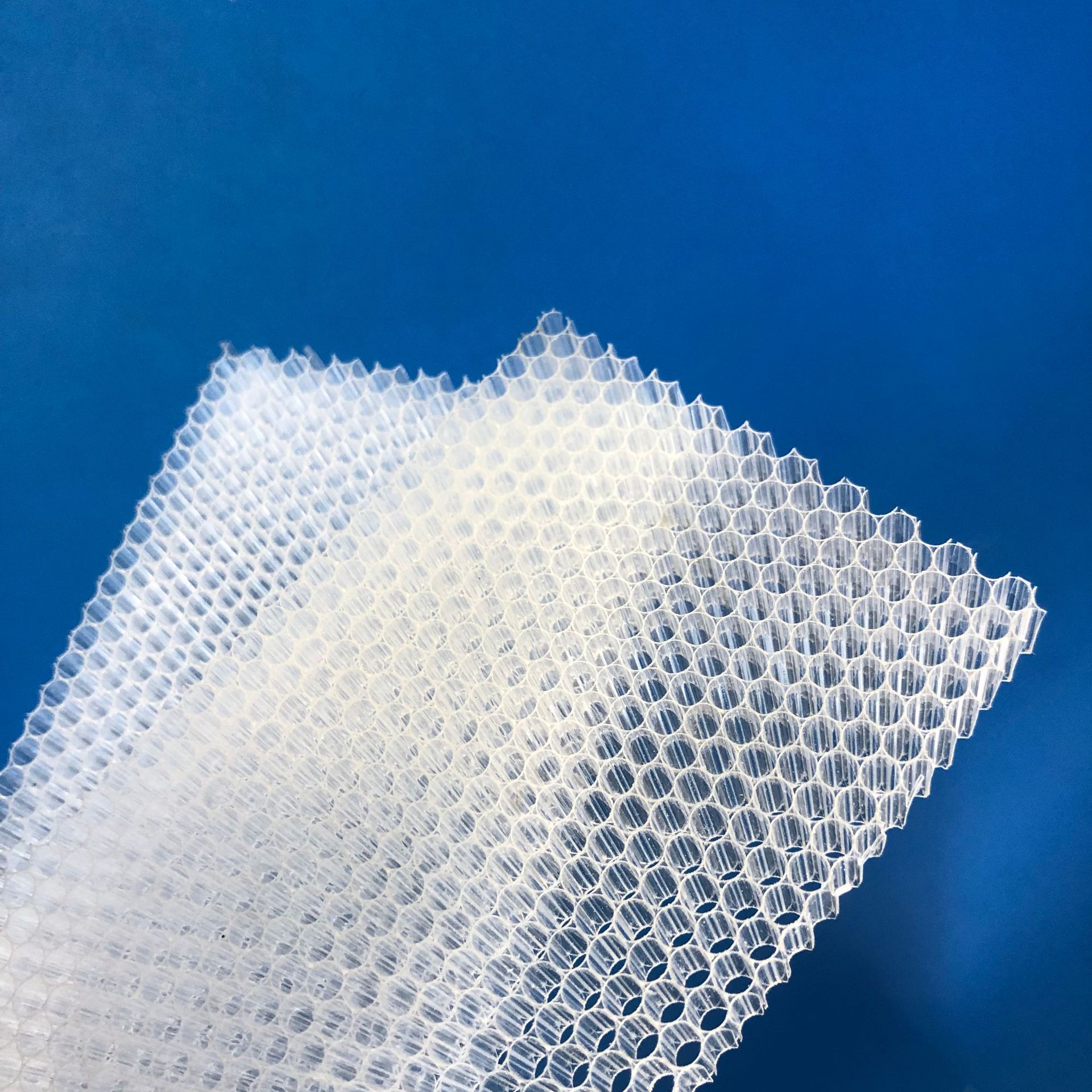 定制5mm厚空气过滤配件用活PC蜂窝网密度90/110千克/立高效过滤