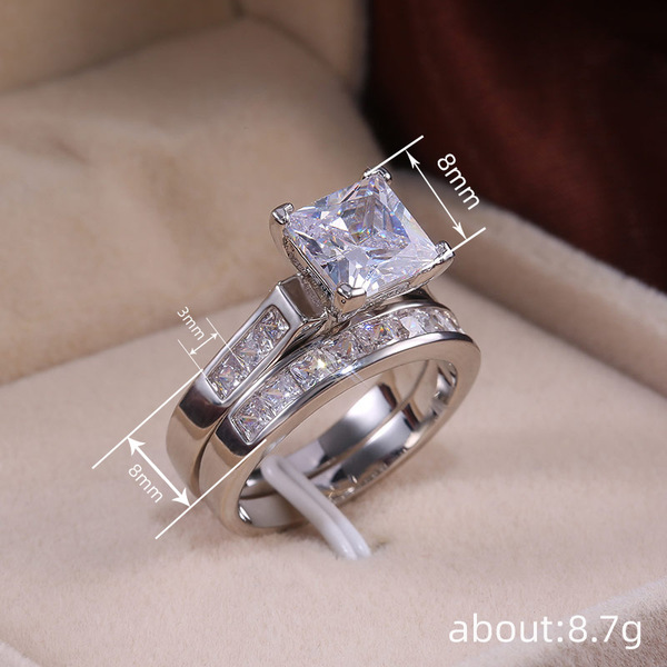 ring with zircon