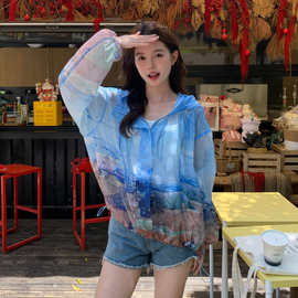 2026新款夏季时髦风景印花防晒衣女设计款宽松显瘦连帽轻薄外套潮
