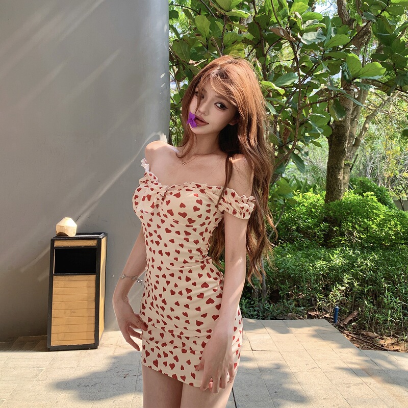 Beach Vacation Sweet and Pure Love Heart Print One-Shoulder Dress for Women Summer Slim Fit Hip-Hugging Short Skirt